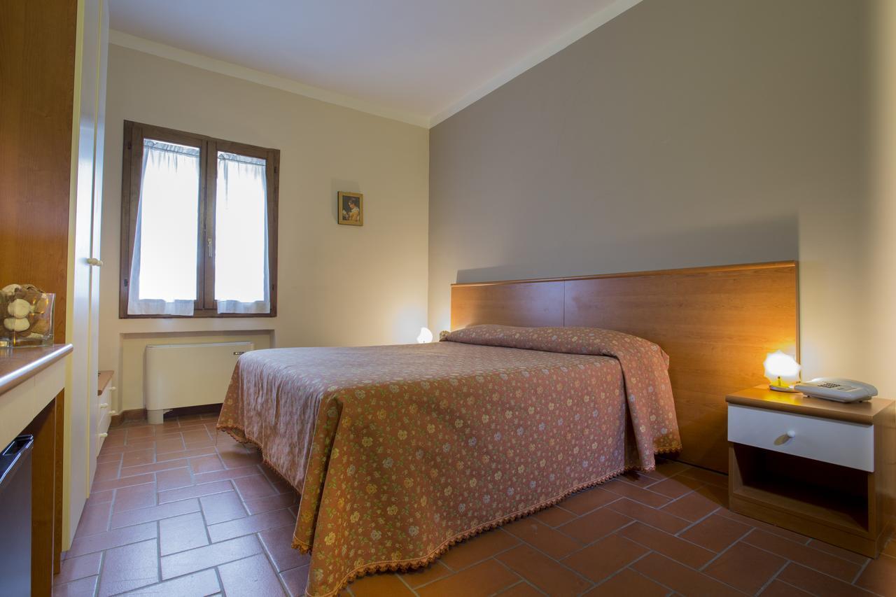Hotel Antico Casale Le Fossate Giove Exterior foto
